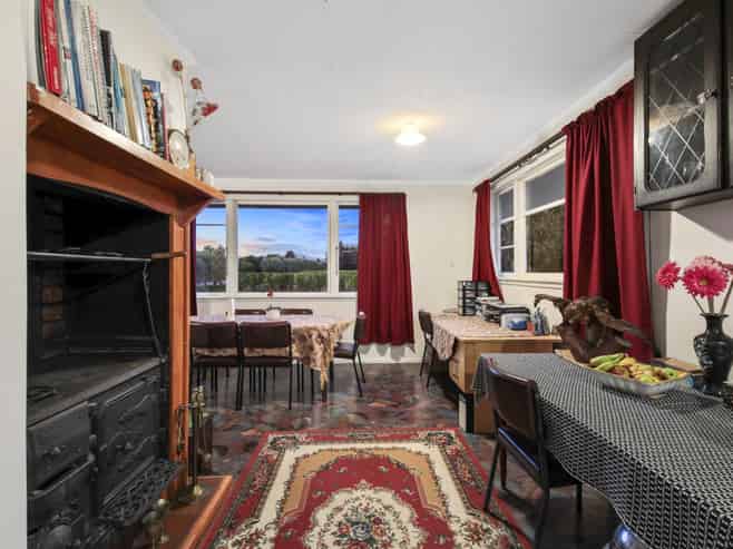686 Dillons Point Road, Redwood Pass