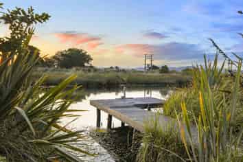 686 Dillons Point Road, Redwood Pass