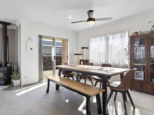 24 Charles Street, Carterton