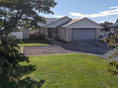 24 Charles Street, Carterton