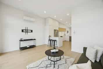 4/315 Highgate , Roslyn