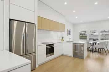 4/315 Highgate , Roslyn