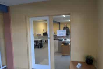 Modern office/showroom/warehouse 