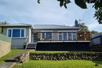 8 Lees Grove, Wainuiomata