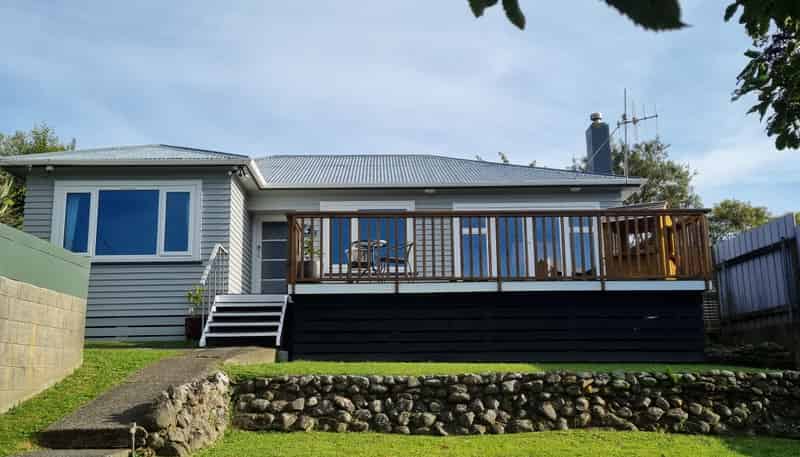8 Lees Grove, Wainuiomata
