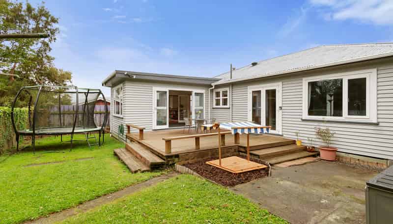 8 Lees Grove, Wainuiomata