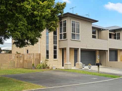 1 Blue Cedar Lane, Enderley