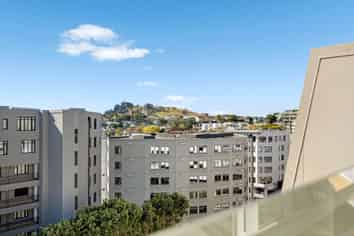 17/ Broadway, Newmarket