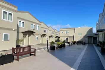 17/ Broadway, Newmarket