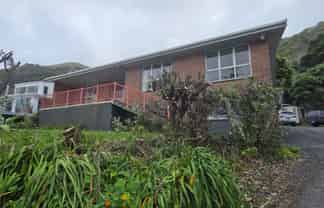 18 Makorori Beach Road, Makorori