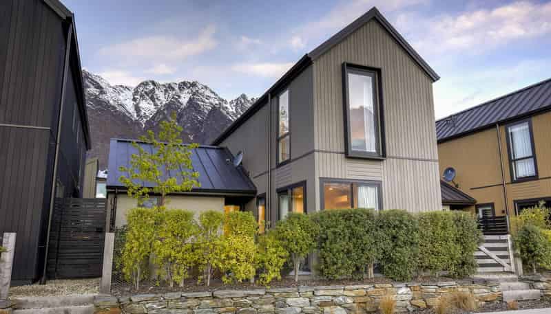 9 McGibbon Lane, Jacks Point