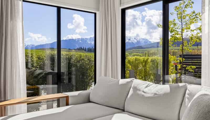 9 McGibbon Lane, Jacks Point