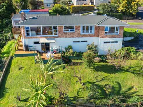 803 Richmond Street, Thames