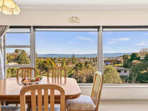 803 Richmond Street, Thames