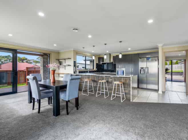 6  Grandvista Drive, GREEN ISLAND