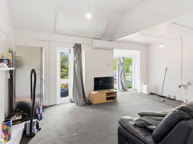 147  Queen Street, NORTH DUNEDIN