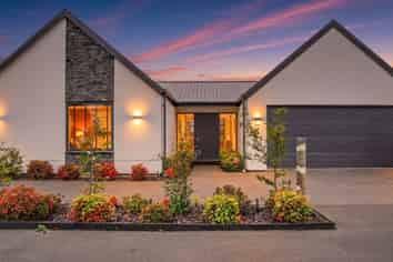 6 Kirkland Crescent, Harewood