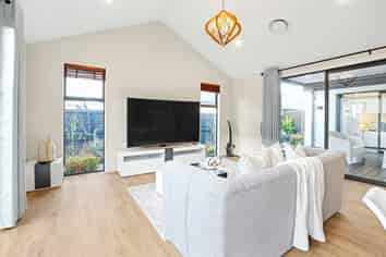 6 Kirkland Crescent, Harewood