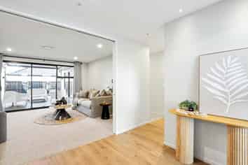 6 Kirkland Crescent, Harewood