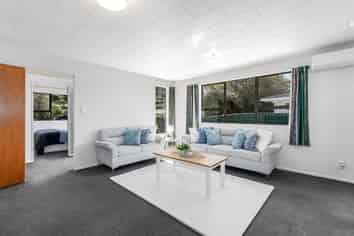 10 Indiana Grove, Totara Park