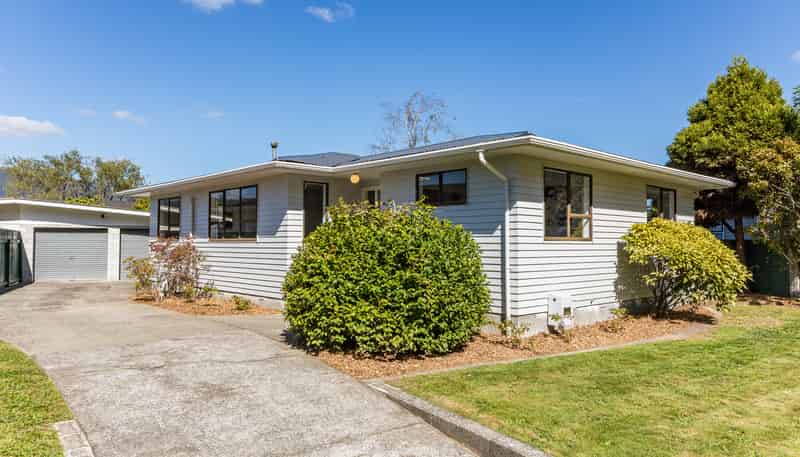 10 Indiana Grove, Totara Park