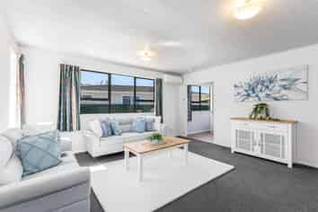 10 Indiana Grove, Totara Park