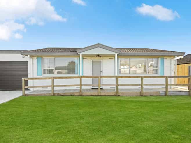 13B Sandalwood Drive, Dinsdale