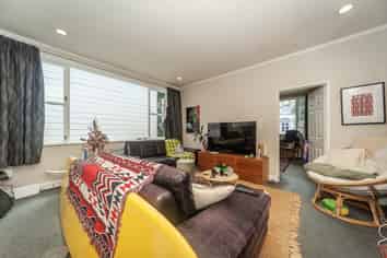 126A The Parade, Island Bay
