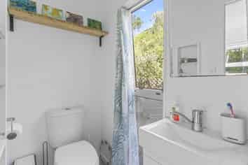 61 Renown Road, Raumati South