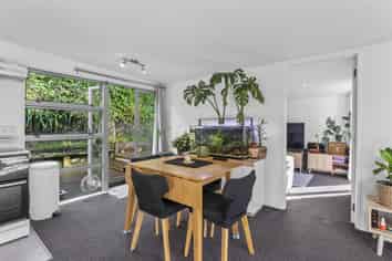 61 Renown Road, Raumati South