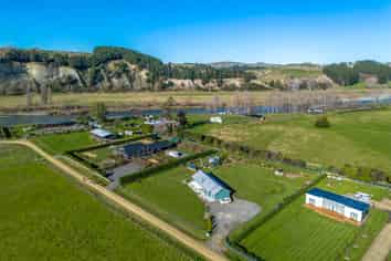 742b River Road, Otane