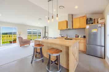 742b River Road, Otane