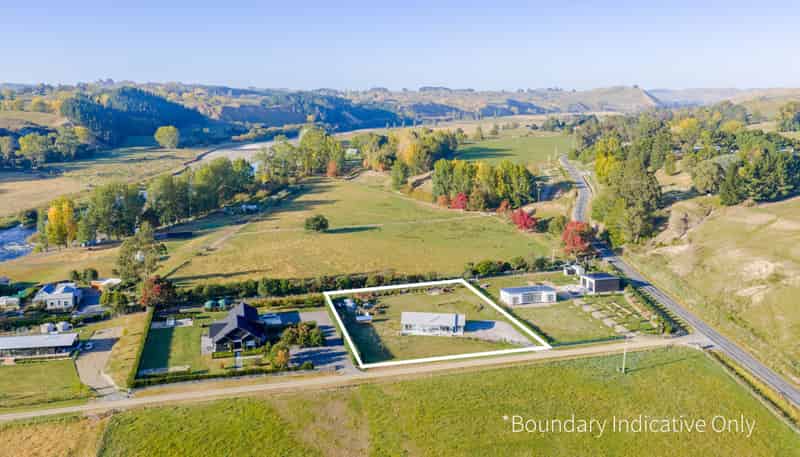 742b River Road, Otane