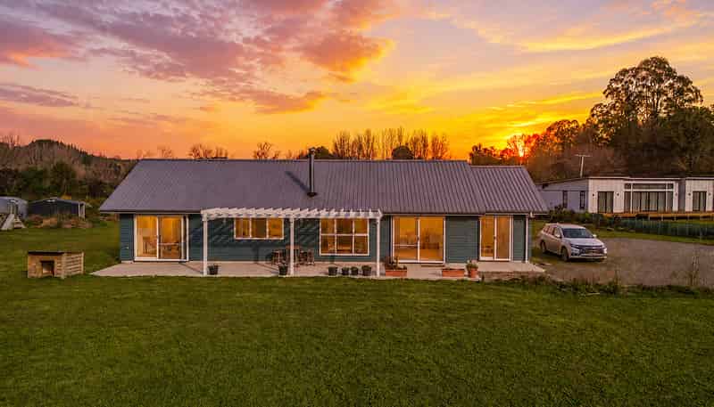 742b River Road, Otane
