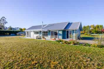 742b River Road, Otane