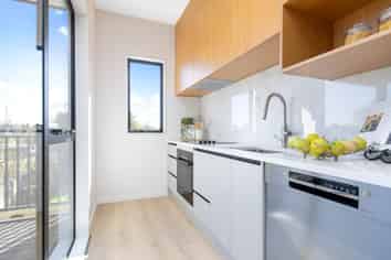 2/ Selago Place, Manurewa