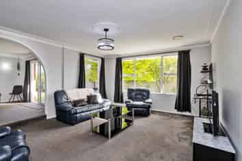 1 Manapouri Street, Strathern