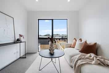 51 Nga Pona Toru Road, Flat Bush
