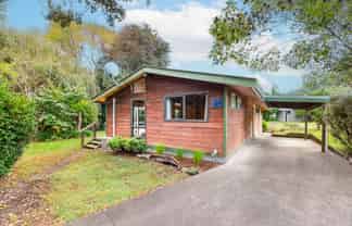 16 Lupin Road, Otaki