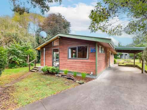 16 Lupin Road, Otaki
