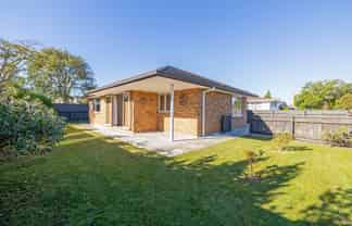 1A Fisher Place, Carterton