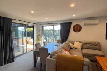 18 Tawhana Crescent, Red Beach