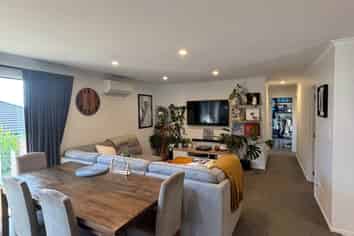 18 Tawhana Crescent, Red Beach