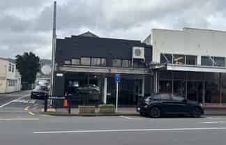 Prime Corner Presence on Jackson Street