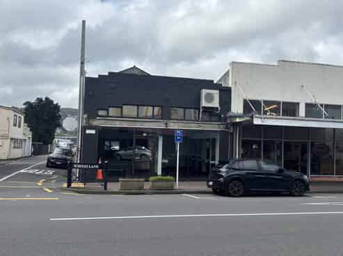 Prime Corner Presence on Jackson Street