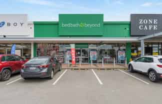 High‑Profile Large‑Format Retail in HomeZone Centre