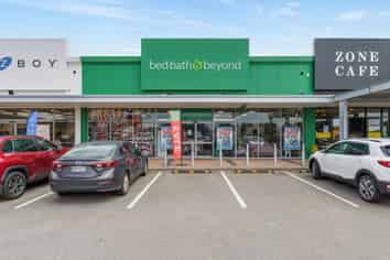 High‑Profile Large‑Format Retail in HomeZone Centre