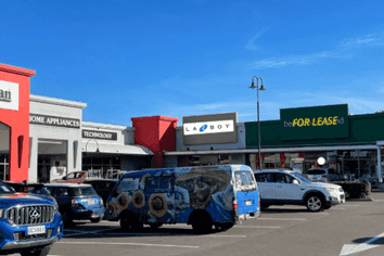 High‑Profile Large‑Format Retail in HomeZone Centre