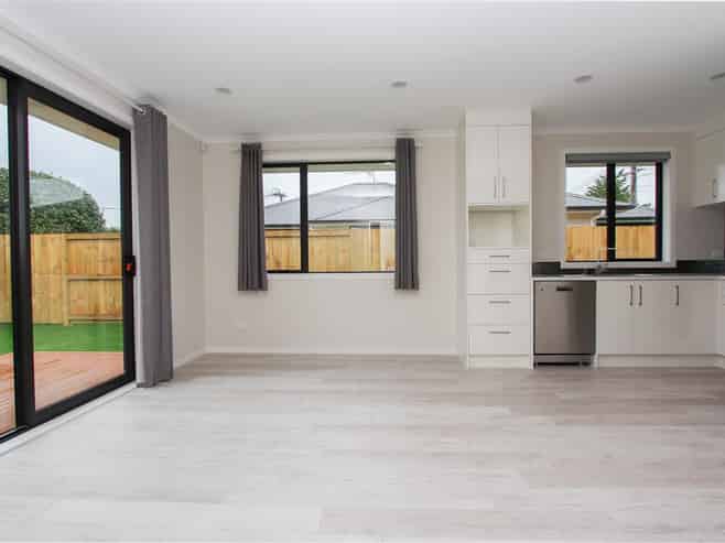 2/8A Rutherford Street, Chartwell