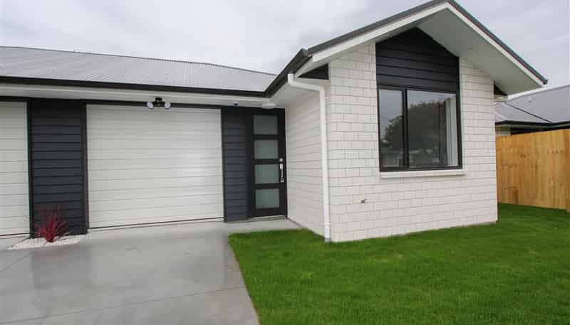 2/8A Rutherford Street, Chartwell